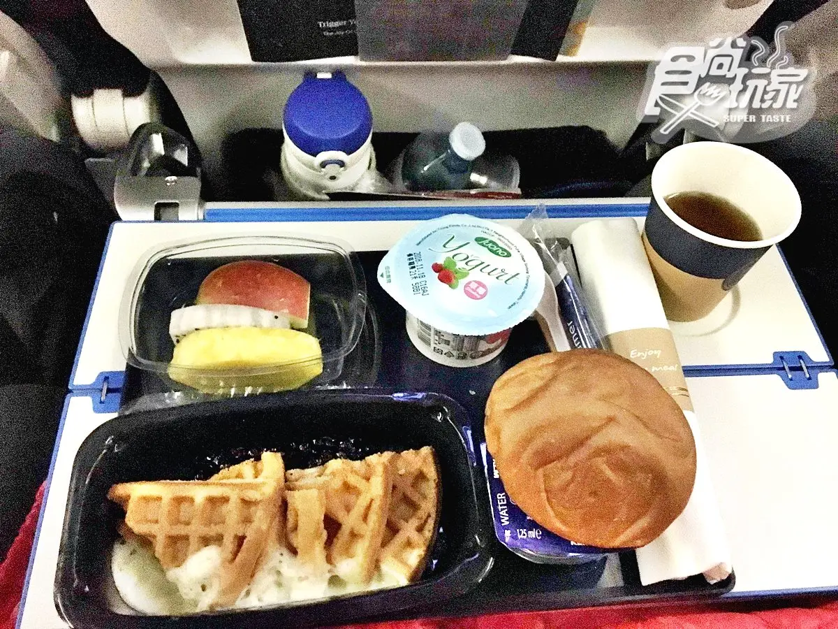 搭直升機到「格陵蘭」當白日夢冒險王!帶你飛19個小時 體驗遠得要命旅程 搭直升機到「格陵蘭」當白日夢冒險王!帶你飛19個小時 體驗遠得要命旅程