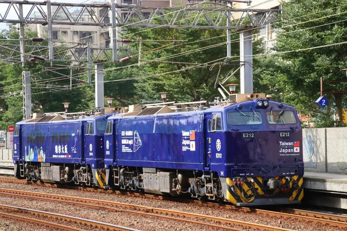 莒光號變身!大阪南海電鐵「藍武士號、日台友誼號」彩繪列車上路 莒光號變身!大阪南海電鐵「藍武士號、日台友誼號」彩繪列車上路