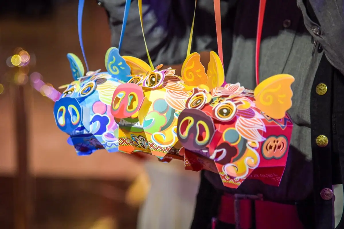 2019燈會首度移師「屏東」,必逛3大燈區+小豬燈這樣拿 2019燈會首度移師「屏東」,必逛3大燈區+小豬燈這樣拿