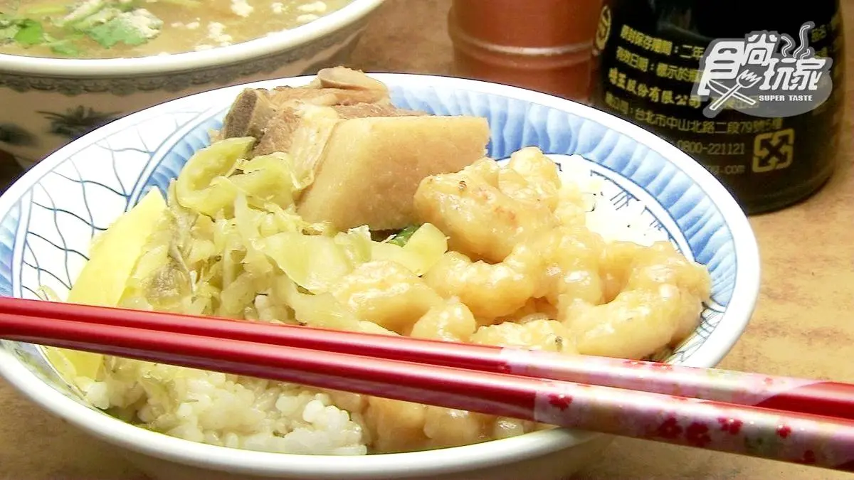 北港排隊消夜！火燒蝦海陸飯配土魠魚羹，內行人才知道