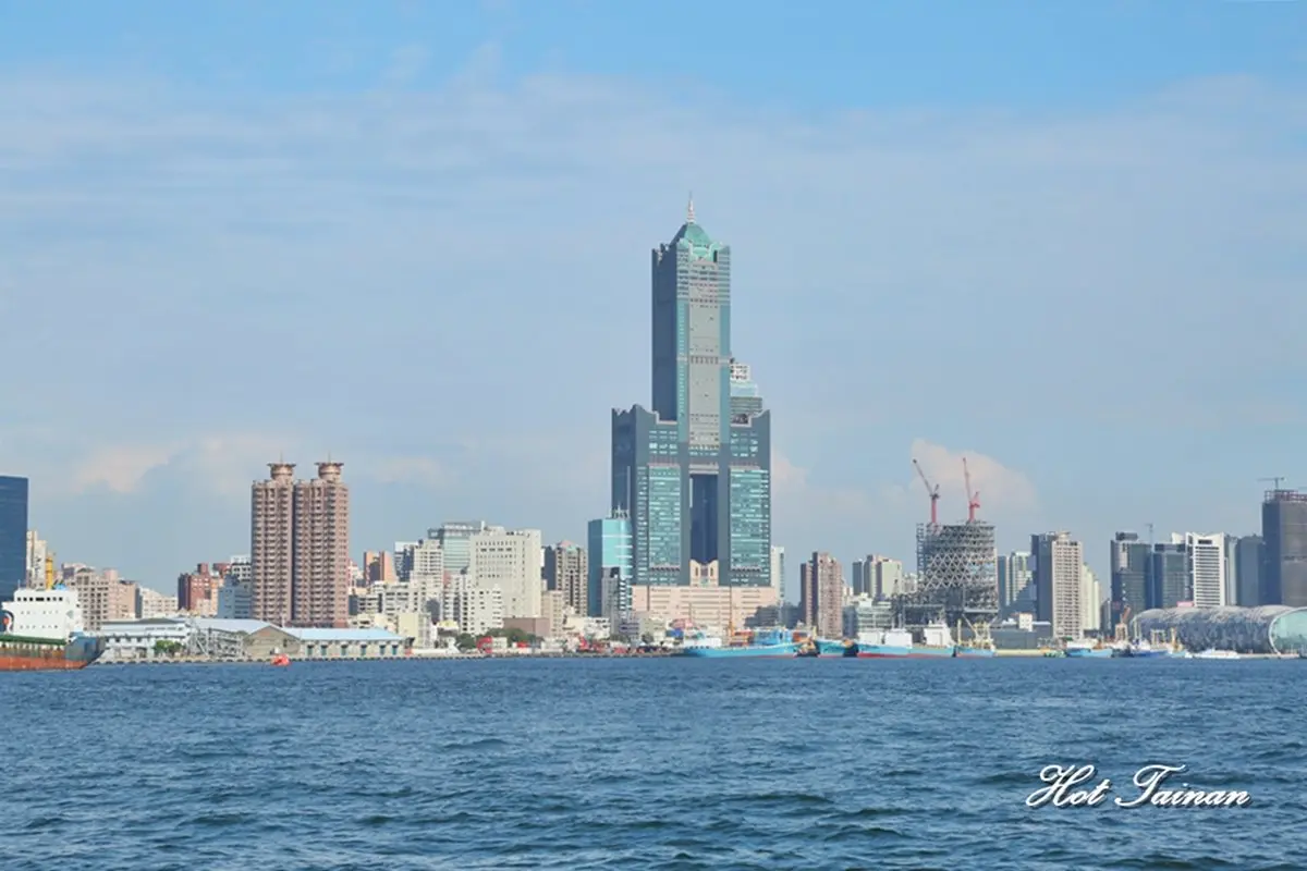 最潮玩法！搭遊艇從「駁二」玩到「大鵬灣」　海上視角看遍高屏景點