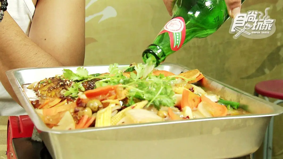網友好評！礁溪隱藏版貴州菜，「烤魚」加半瓶啤酒、「酸魚湯」超下飯