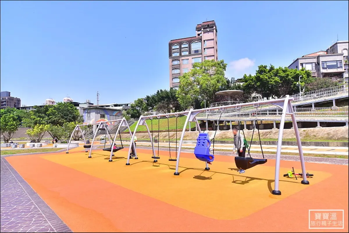 台鐵都跪了!最新「火車主題親子公園」在木柵 山洞隧道、鐵軌樣樣有 台鐵都跪了!最新「火車主題親子公園」在木柵 山洞隧道、鐵軌樣樣有