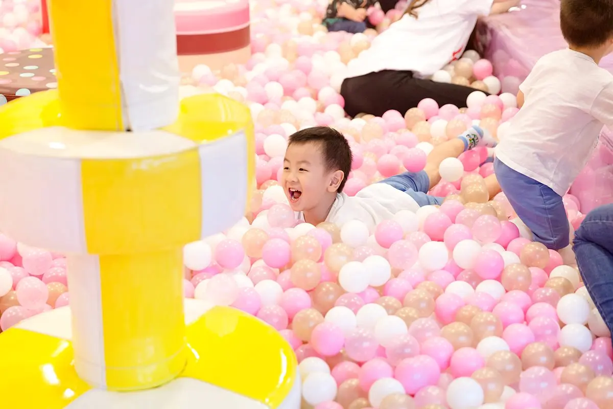 小孩超幸福！大魯閣推全台30家「棒球場、賽車道、遊樂園」4月免費玩