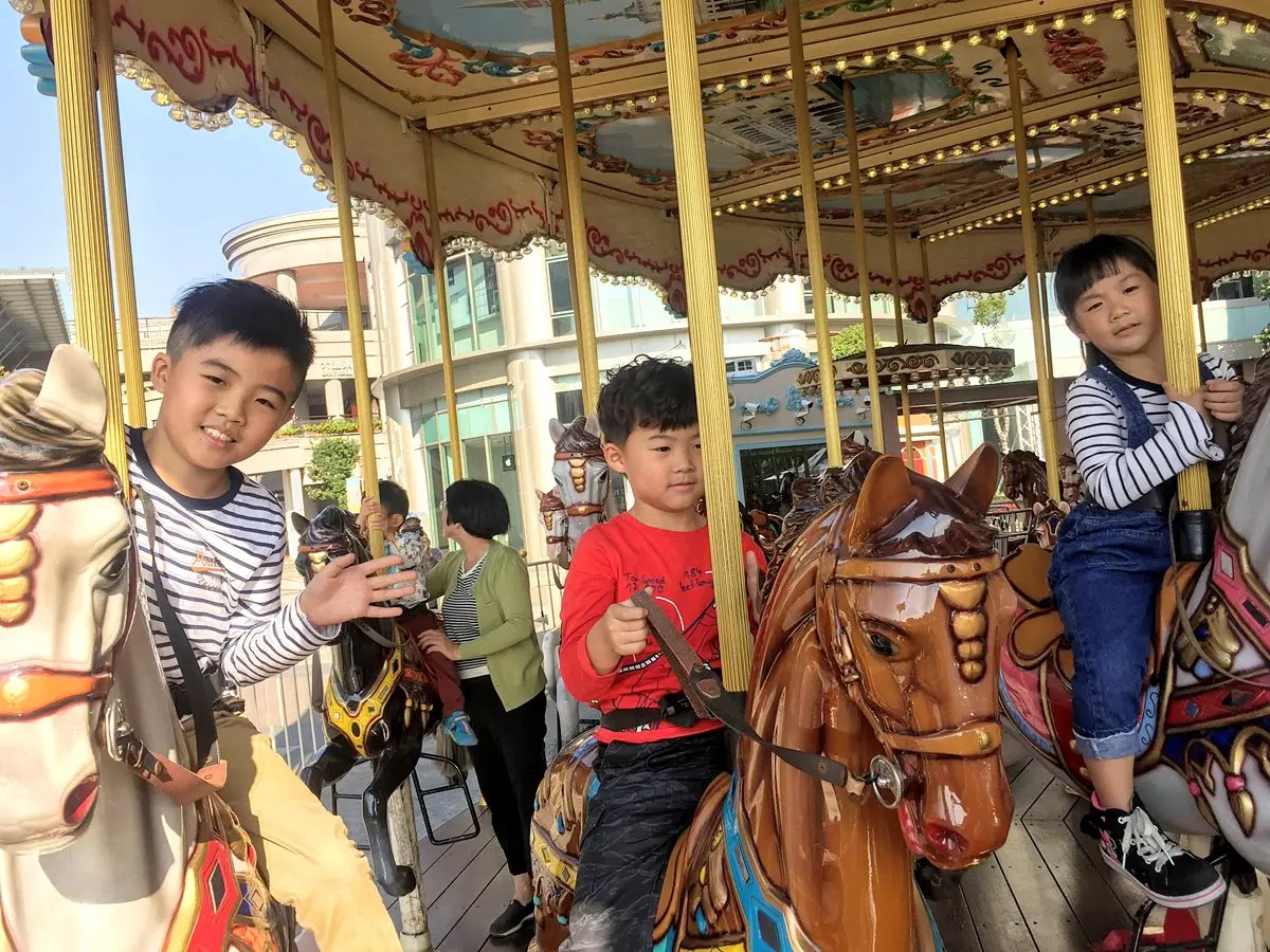 小孩超幸福！大魯閣推全台30家「棒球場、賽車道、遊樂園」4月免費玩