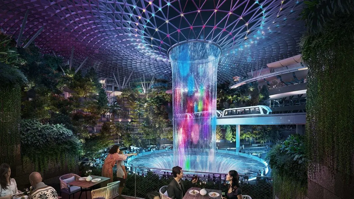 搶先看！新加坡打卡新熱點：40公尺高瀑布燈光秀+奇幻滑梯、鏡子迷宮