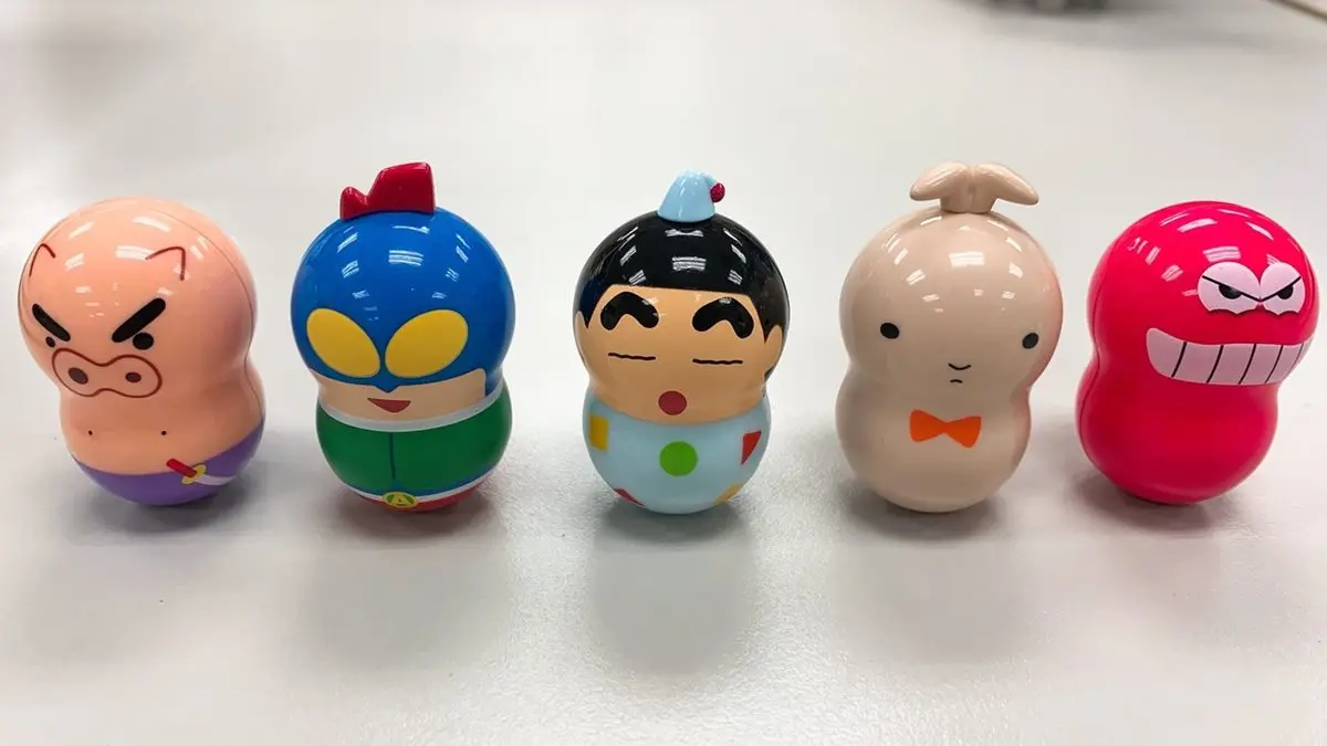 這波要收！蠟筆小新出「轉轉花生」公仔，小葵、小白通通變不倒翁