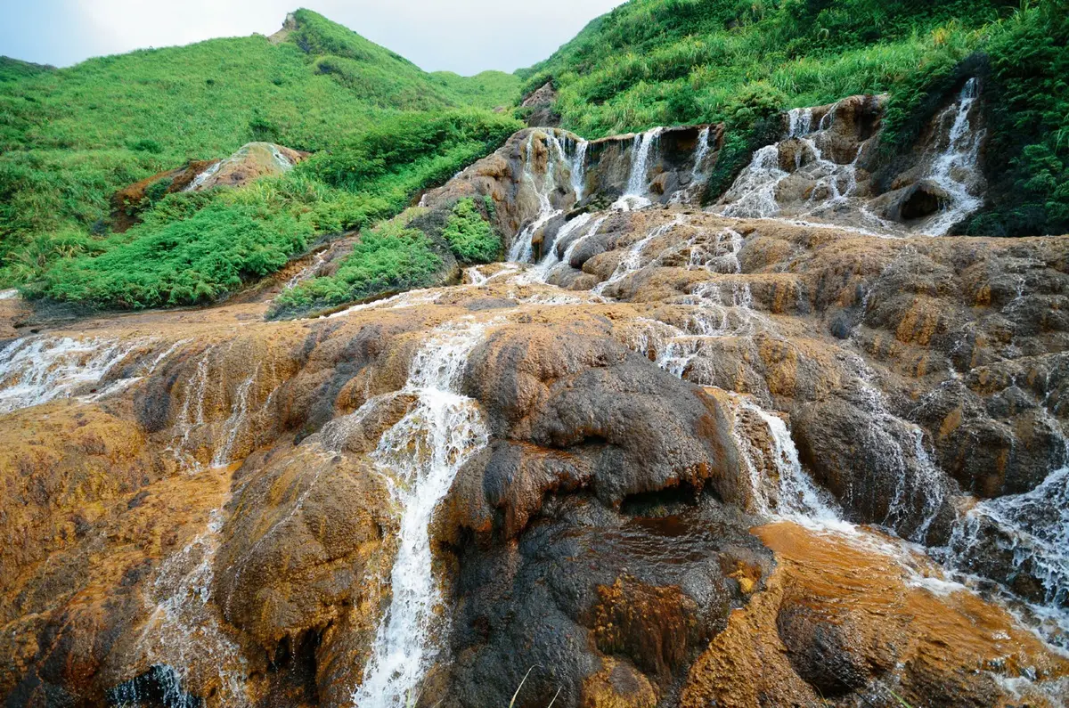 到東北角當網美！北海岸3大「網美祕境」最美雙色海景、必拍大象喝水