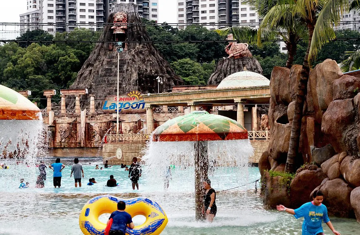 暑假玩水去!亞洲5大「最夯水上樂園」水上雲霄飛車、全球最大人造沙灘 暑假玩水去!亞洲5大「最夯水上樂園」水上雲霄飛車、全球最大人造沙灘