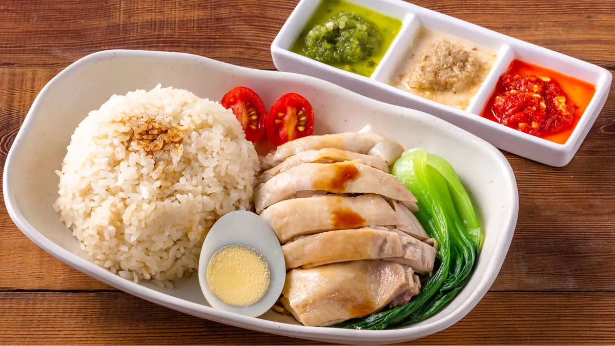 海南雞腿飯這次「買一送一」， 星馬美食MAMAK檔 EXPRESS進駐微風