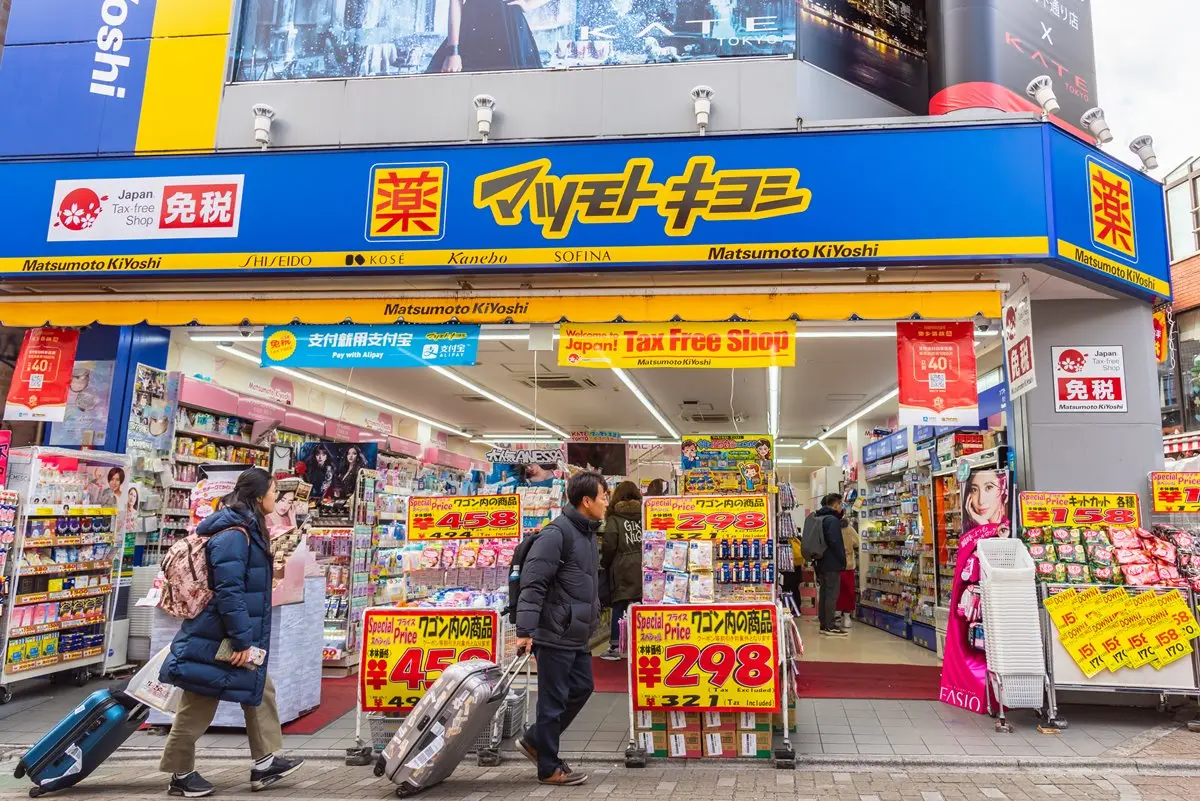 掃貨別失控!海關7月新規定「美白化粧、防曬藥妝」限量最多12瓶 掃貨別失控!海關7月新規定「美白化粧、防曬藥妝」限量最多12瓶