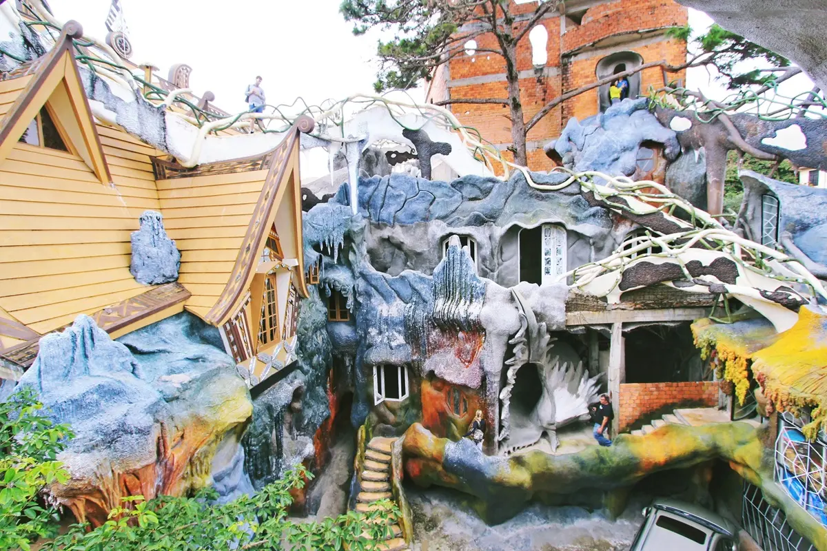 越南的「小歐洲」！這裡看得到越南版「巴黎鐵塔」和「高第建築」
