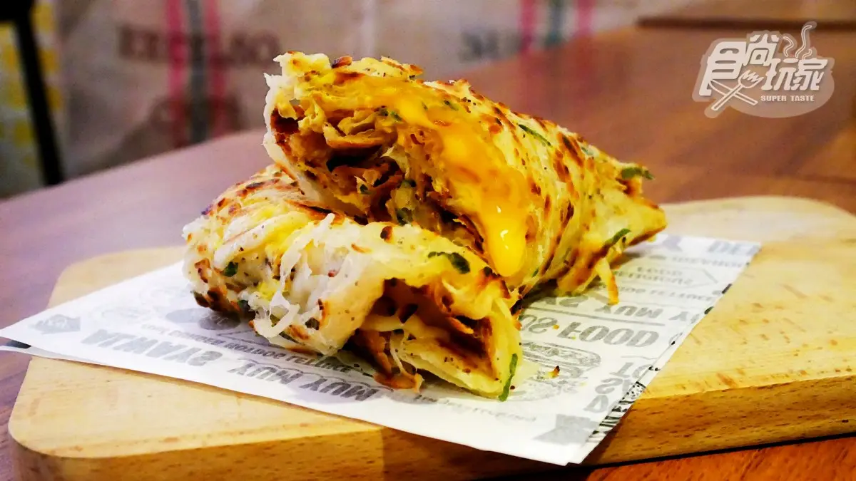 雙色起司「厚蛋餅」好滿足！週一早餐要吃飽，可愛店貓KiKi & LaLa作陪【文末抽獎】