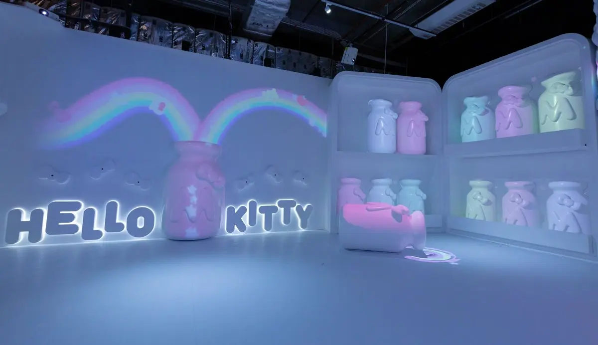 貓迷尖叫！超大型Hello Kitty蝴蝶結球池、蘋果屋這裡拍