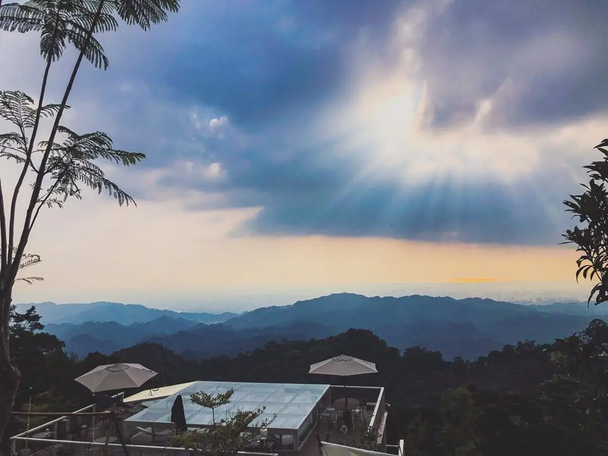 世界奇景「天空之鏡」台灣拍得到!台中森林祕境餐廳這裡拍 世界奇景「天空之鏡」台灣拍得到!台中森林祕境餐廳這裡拍