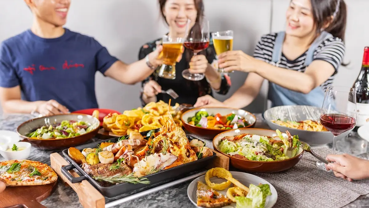 住飯店也能「加1元多1件」！升等VIP、招牌菜免費吃，最高現賺700元
