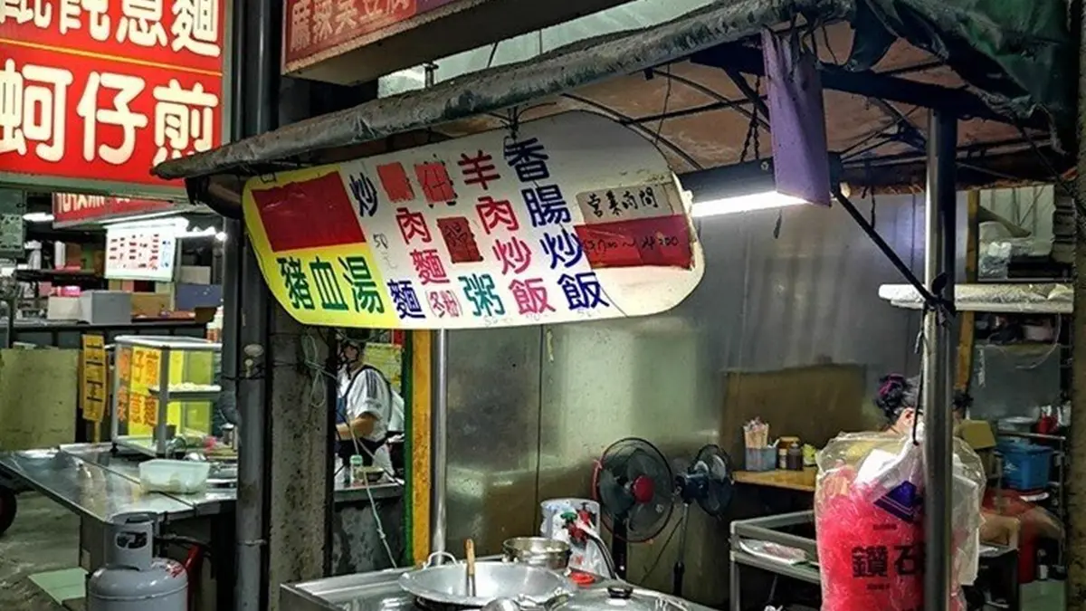 50元吃到撐！超狂阿嬤炒飯炸量，網揚言：「用新台幣懲罰」