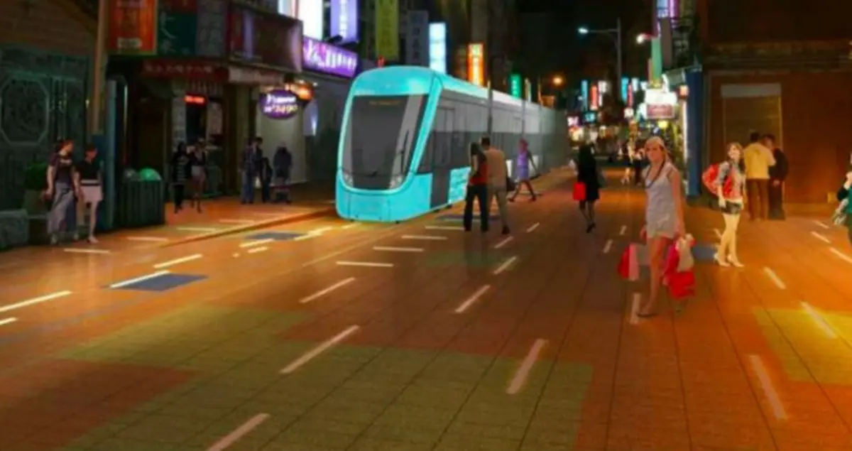 淡水人注意！淡海輕軌「開進老街」，「人車混合」現象將定時發生
