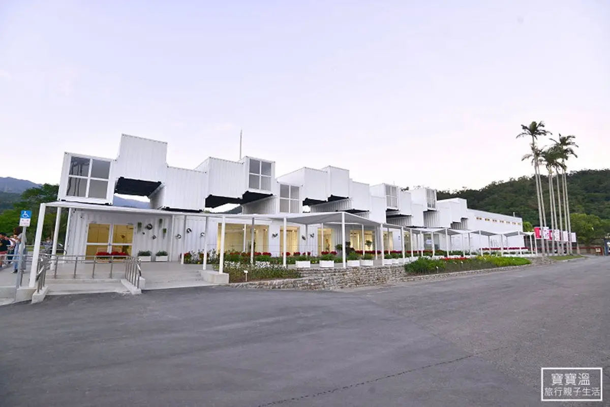 IG熱搜！宜蘭4間美景咖啡店：雙心石滬、夢幻山湖、工業風黑宅超美拍