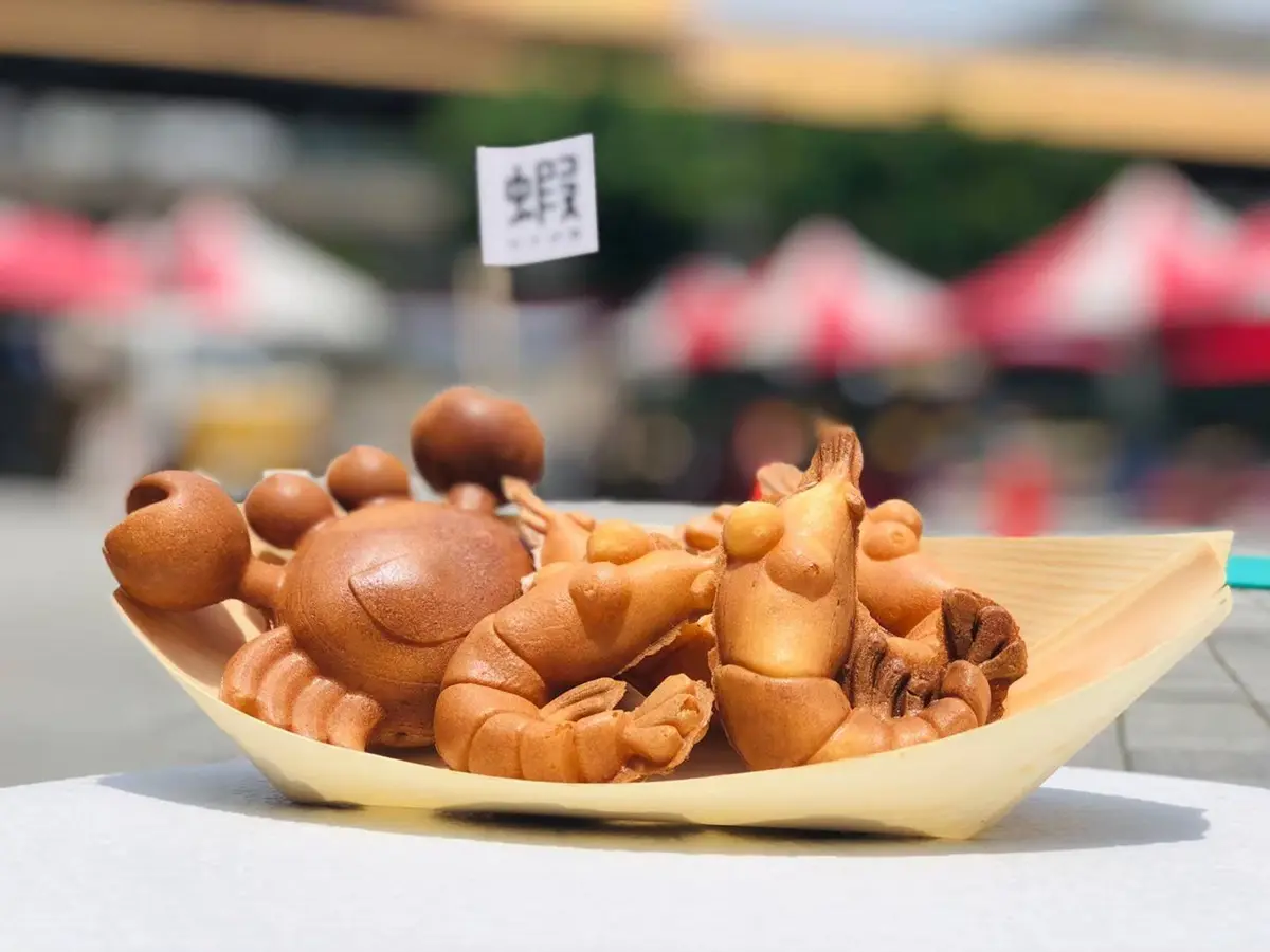超美「東區小夜市」這裡逛！超欠吃「蝦子雞蛋糕」、很促咪「美容靈籤」每週只有三天