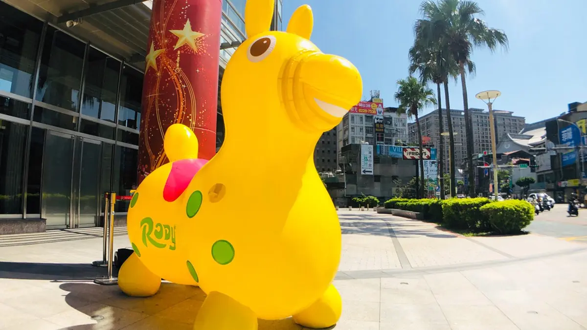 連假搶先拍！全台最新10大美拍點，先衝期間限定跳跳馬、貨櫃長頸鹿