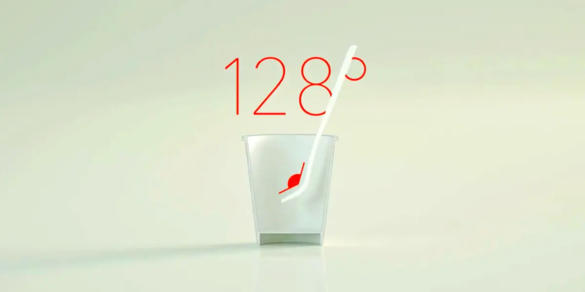 泡麵控必收！杯麵專用叉「神奇128度」完美入嘴不掉肉，還可以夾蓋蓋