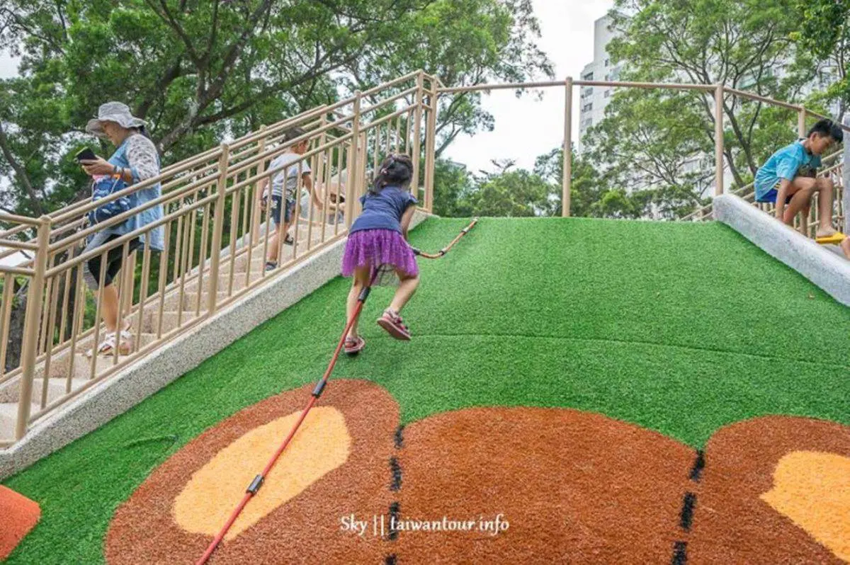 遛小孩也能當網美!北中南13座超吸睛公園造景,必拍飛天掃把、熊超人、沉睡動物 遛小孩也能當網美!北中南13座超吸睛公園造景,必拍飛天掃把、熊超人、沉睡動物