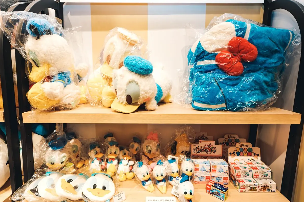 迪士尼粉走起！高雄「米奇玩遊世界限定店」，600項商品先搶Molly米奇公仔