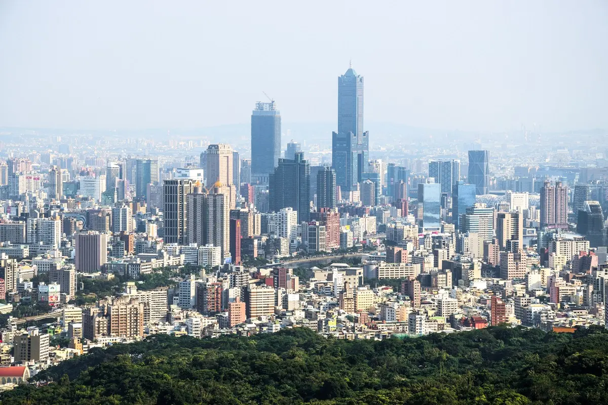  網友敲碗求！《不要去臺灣》16景點找到了：彩色飛碟屋、曙光祕境、進擊的玄天上帝