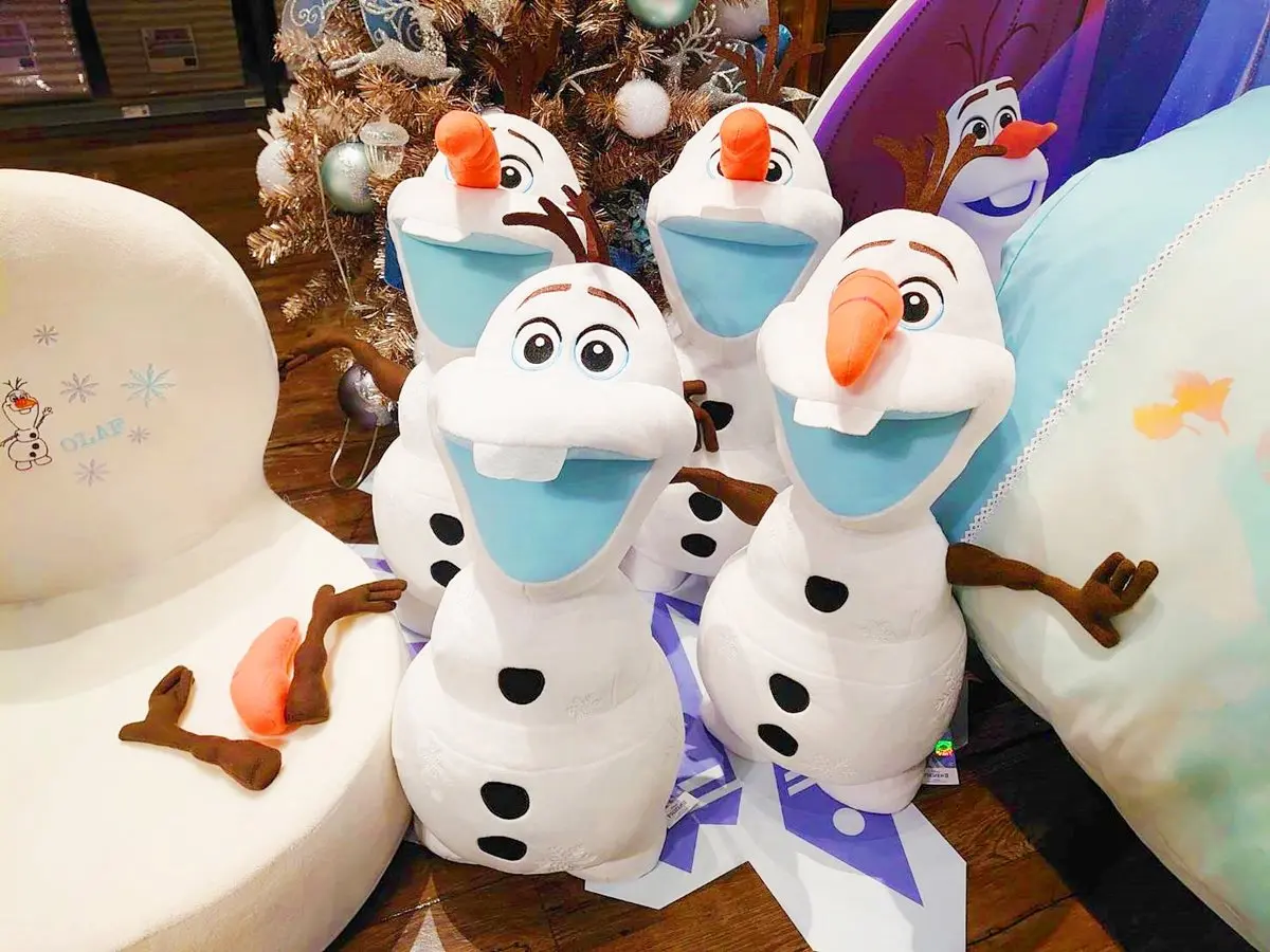 窩進雪寶裡睡!HOLA新「冰雪奇緣系列」,搶雪寶玩、漢堡和室椅、法蘭絨毯 窩進雪寶裡睡!HOLA新「冰雪奇緣系列」,搶雪寶玩、漢堡和室椅、法蘭絨毯
