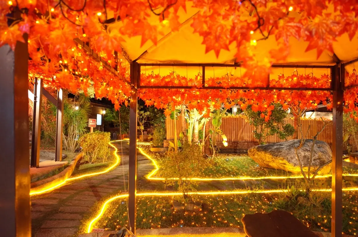 泡湯只要100元!超美「台版京都」楓紅燈海+露天池、湯池這裡泡 泡湯只要100元!超美「台版京都」楓紅燈海+露天池、湯池這裡泡