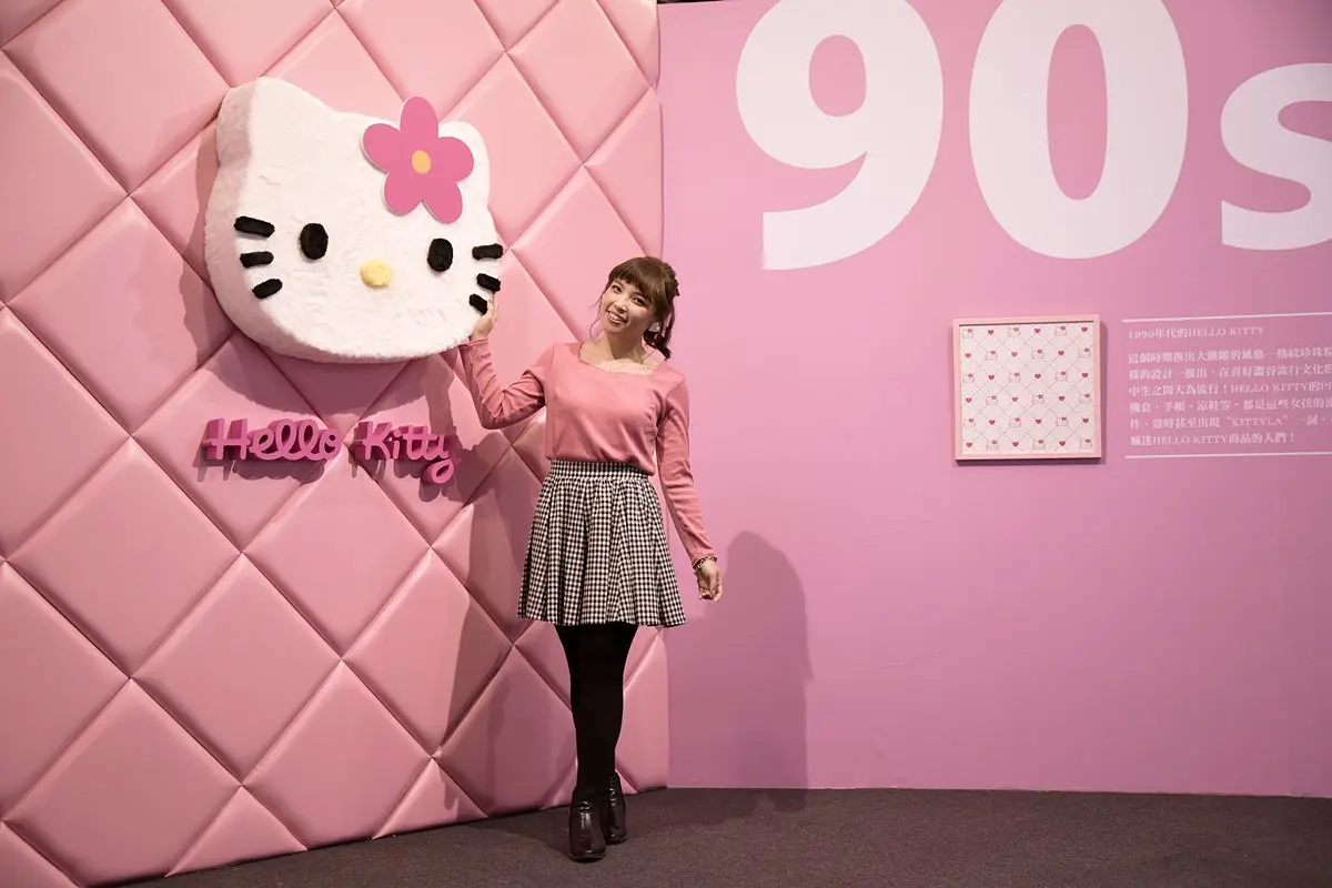 貓迷高雄見！全台首發「Hello Kitty45週年展」，3公尺高Kitty巨型扭蛋機必玩
