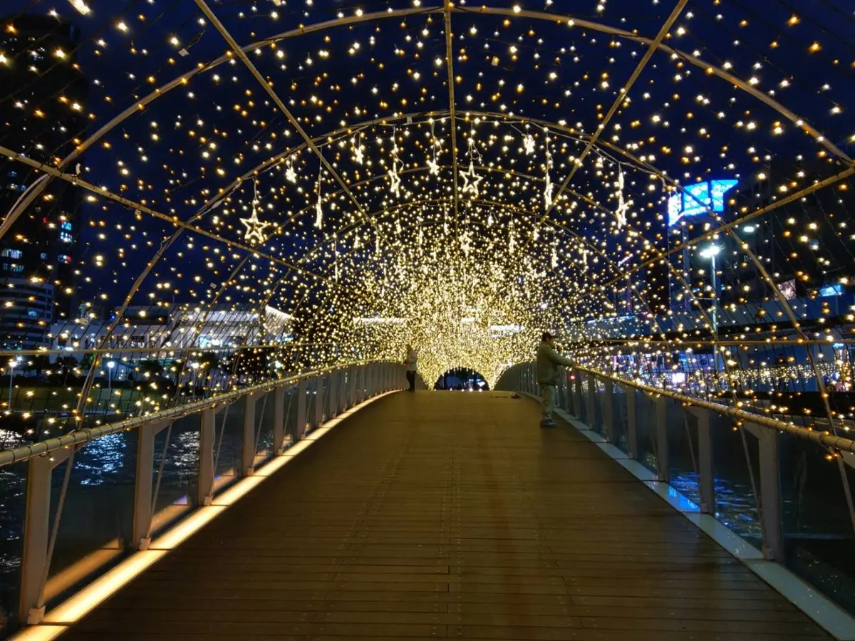 打卡族要點LIKE!「巨大紅心」現身基隆海洋廣場,串聯銀河光廊閃耀水岸 打卡族要點LIKE!「巨大紅心」現身基隆海洋廣場,串聯銀河光廊閃耀水岸