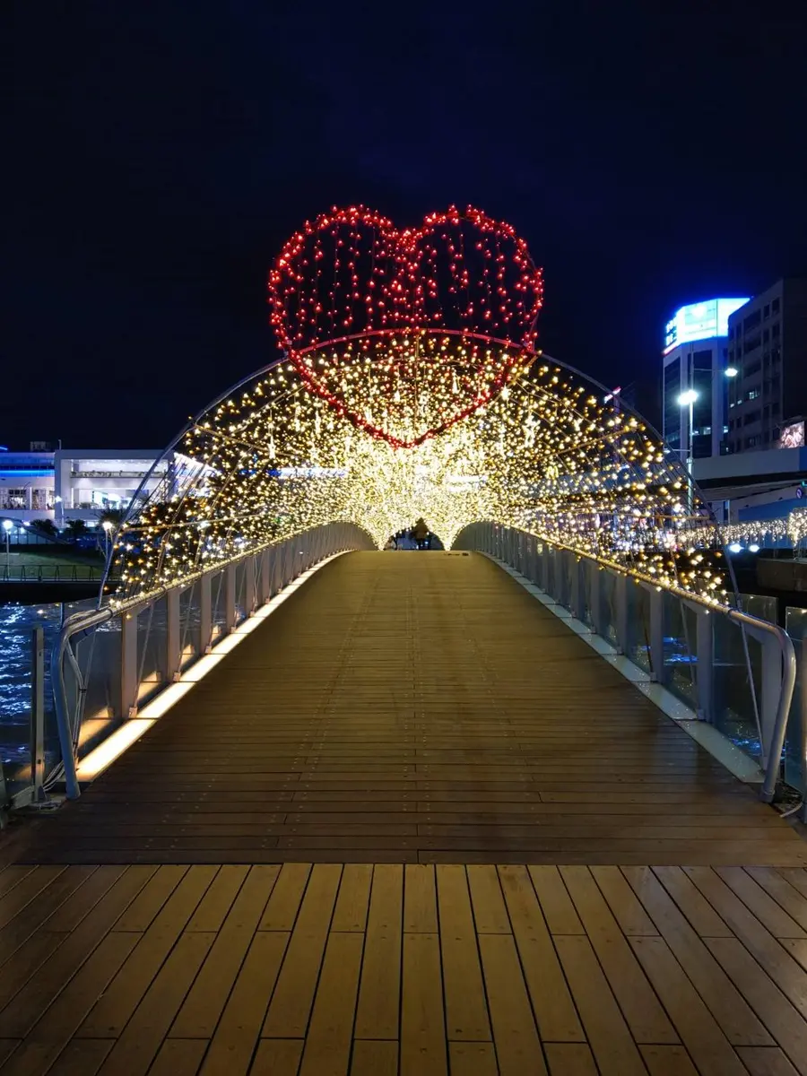 打卡族要點LIKE!「巨大紅心」現身基隆海洋廣場,串聯銀河光廊閃耀水岸 打卡族要點LIKE!「巨大紅心」現身基隆海洋廣場,串聯銀河光廊閃耀水岸