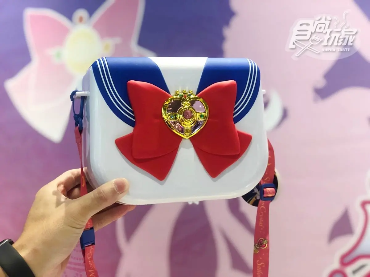 美戰迷朝聖囉!美少女戰士快閃店進百貨,先搶「變身充電器」 美戰迷朝聖囉!美少女戰士快閃店進百貨,先搶「變身充電器」