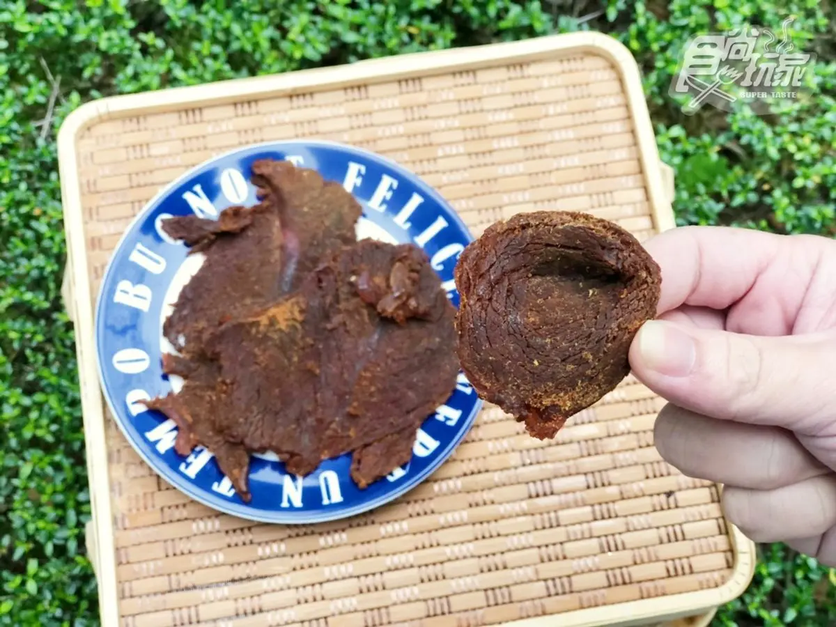幫你挑好了!過年送這4款禮盒最有面子:爆漿蛋捲、馬卡龍鳳梨酥、皇室祕方麻辣肉乾 幫你挑好了!過年送這4款禮盒最有面子:爆漿蛋捲、馬卡龍鳳梨酥、皇室祕方麻辣肉乾