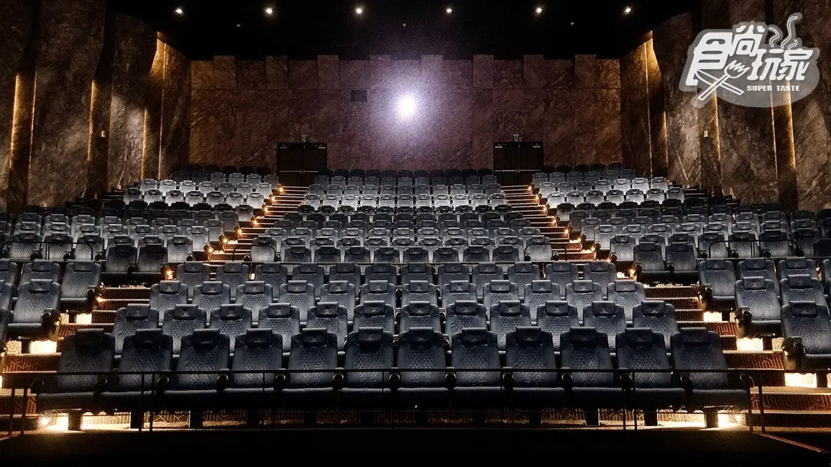 超豪華「MUVIE CINEMAS」來囉！22公尺巨幅銀幕＋尊榮皮椅，還可大嗑名古屋人氣炸雞