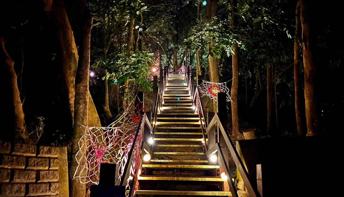 魔幻「螢光蟲」出沒!台南小祕境「龍崎空山祭」比阿凡達星球還炫 魔幻「螢光蟲」出沒!台南小祕境「龍崎空山祭」比阿凡達星球還炫