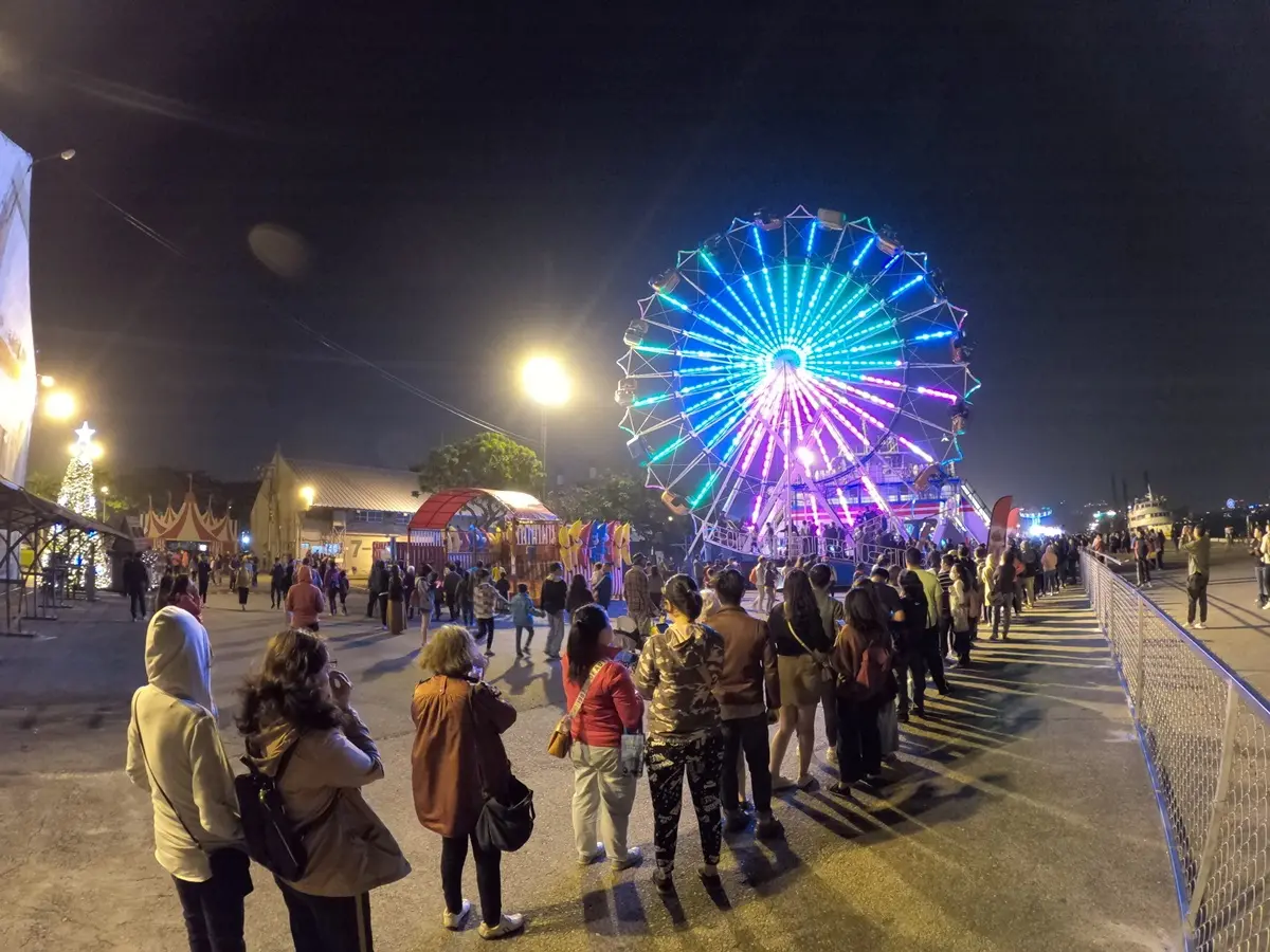 限期5天免費入園!8層樓高摩天輪、純白旋轉木馬超好拍 限期5天免費入園!8層樓高摩天輪、純白旋轉木馬超好拍