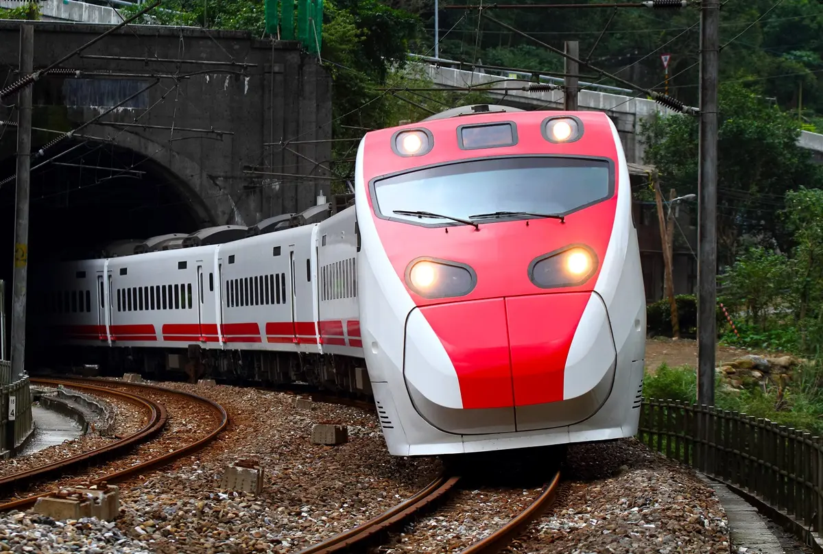 武漢肺炎疫情高峰!台鐵將祭重責:乘客「未戴口罩」不可上車 武漢肺炎疫情高峰!台鐵將祭重責:乘客「未戴口罩」不可上車