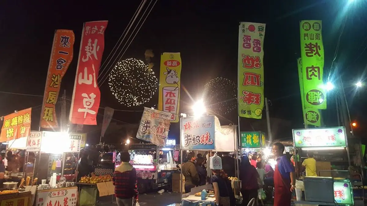 中部夜市抗疫自救！提供免費「酒精、口罩」使用，民眾直呼：太貼心！