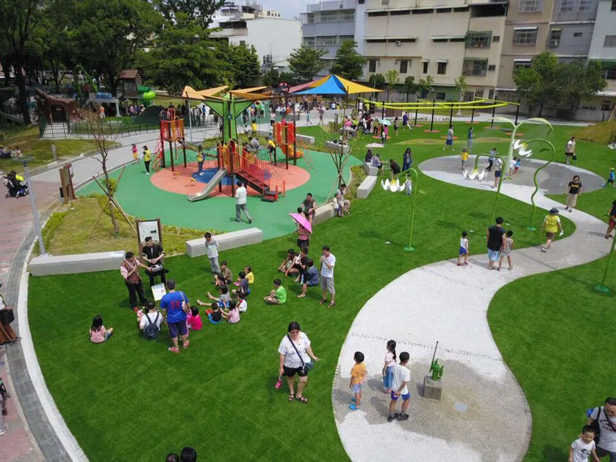 屏東新共融公園發現「傑克樹屋」，6種溜滑梯、沙坑、飛翔滑軌太好玩