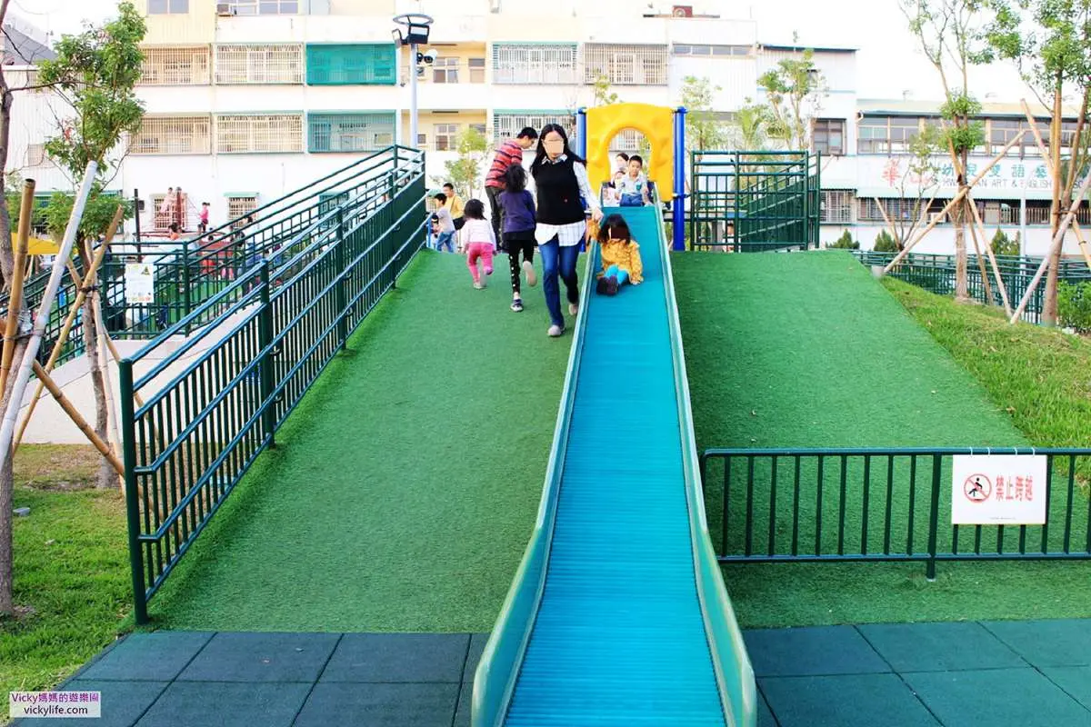 屏東新共融公園發現「傑克樹屋」，6種溜滑梯、沙坑、飛翔滑軌太好玩