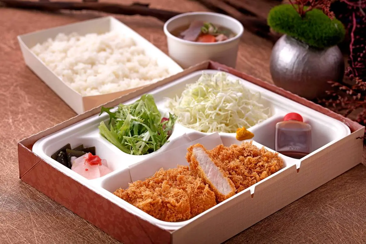不想在外面吃飯？「外送」選擇多，八色烤肉到你家，勞瑞斯牛排還打85折