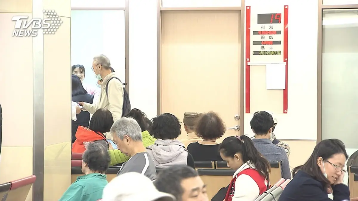 剛回國嗎?健保卡「高風險地區」新增日本、南韓,30天內旅遊史「醫生通通看得到」 剛回國嗎?健保卡「高風險地區」新增日本、南韓,30天內旅遊史「醫生通通看得到」