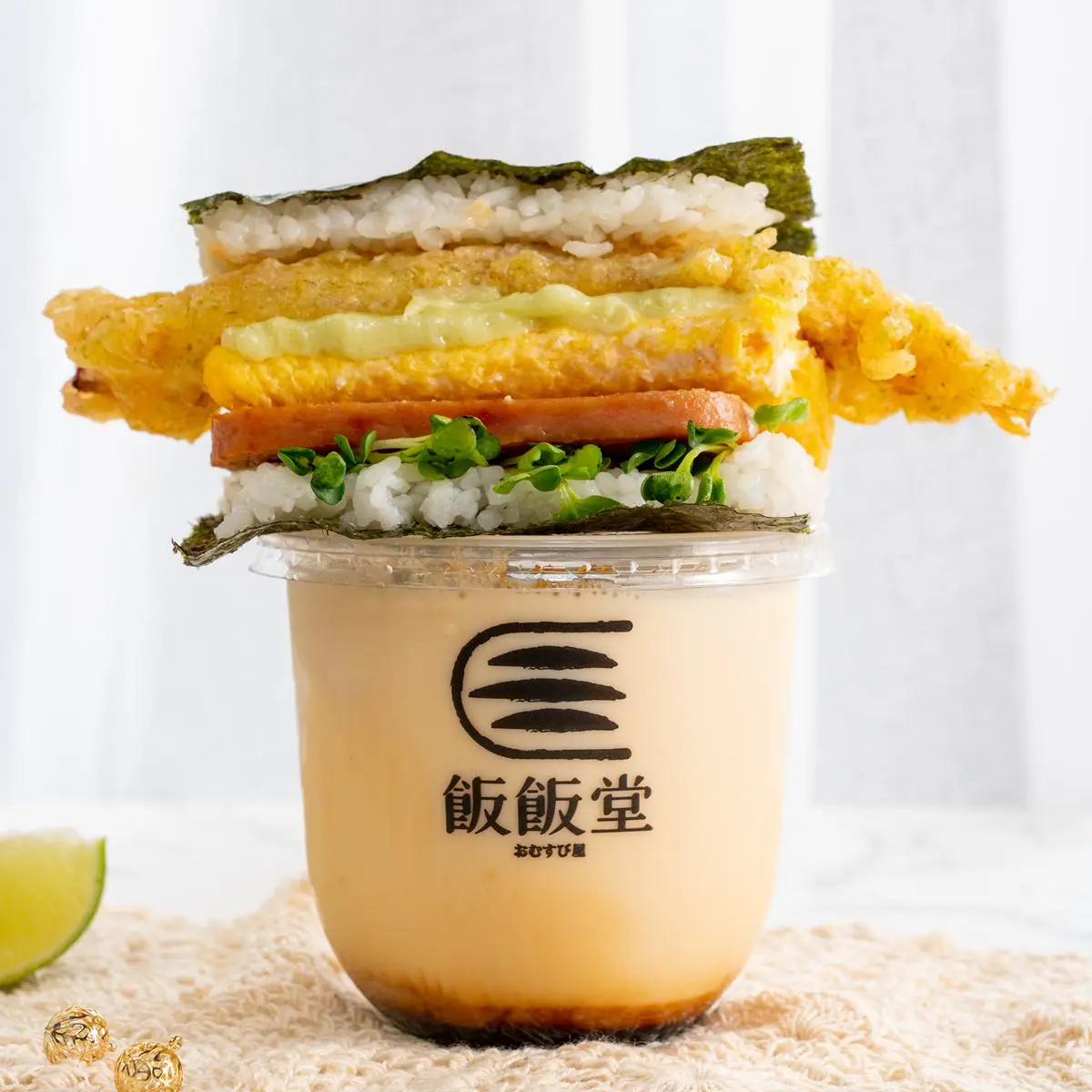 IG火紅「沖繩飯糰」包炸蝦天婦羅,丹麥獨特口味「雷神熱狗堡」,9款「爆品」試吃免費抽 IG火紅「沖繩飯糰」包炸蝦天婦羅,丹麥獨特口味「雷神熱狗堡」,9款「爆品」試吃免費抽