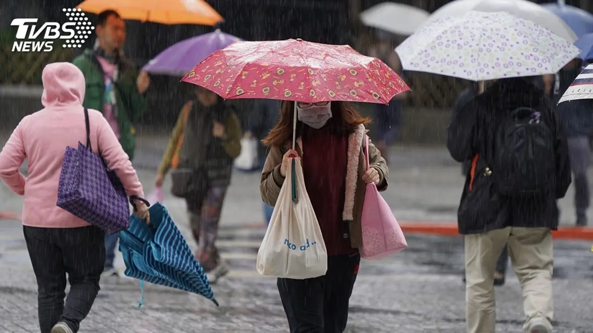 把握今日溫暖!明起變天「濕涼急凍」高山恐降雪,週四猛降10度「最冷時間曝光」 把握今日溫暖!明起變天「濕涼急凍」高山恐降雪,週四猛降10度「最冷時間曝光」