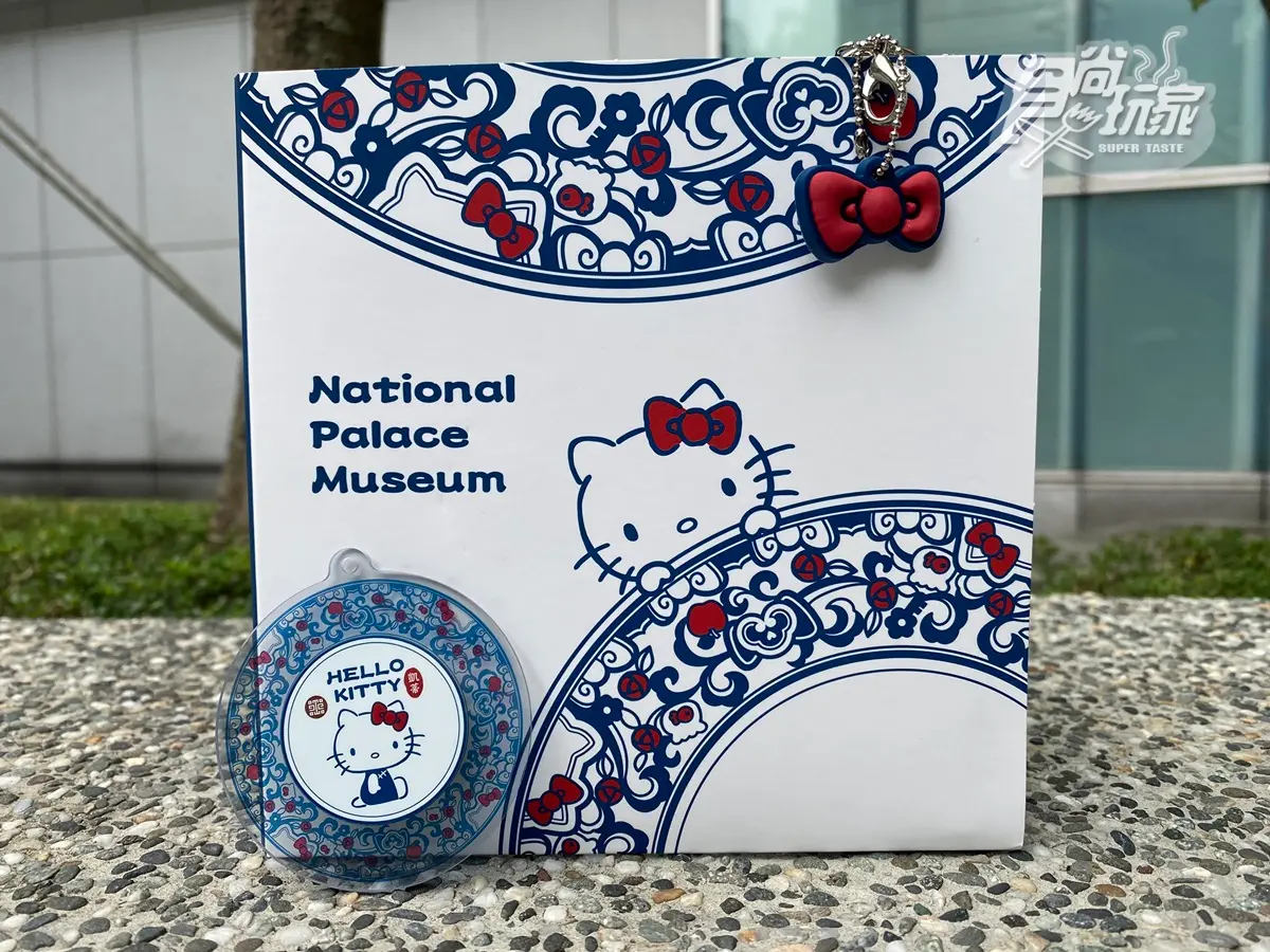 Hello Kitty穿旗袍「古典美爆發」！故宮x三麗鷗推「刺繡一卡通」，肉形石、翠玉白菜一起萌