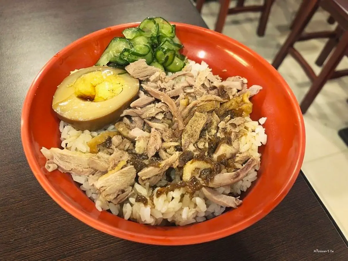 從台式吃到日式!台中人都在推「向上市場」周邊這7間:煙燻鴨香飯、薄切燒牛肉飯 從台式吃到日式!台中人都在推「向上市場」周邊這7間:煙燻鴨香飯、薄切燒牛肉飯