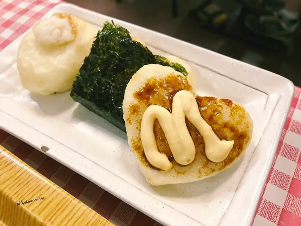 從台式吃到日式!台中人都在推「向上市場」周邊這7間:煙燻鴨香飯、薄切燒牛肉飯 從台式吃到日式!台中人都在推「向上市場」周邊這7間:煙燻鴨香飯、薄切燒牛肉飯